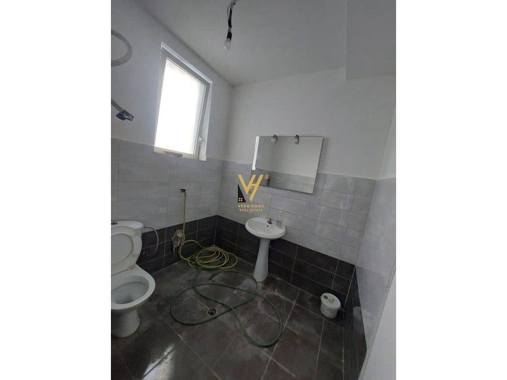 JEPET DYQAN 100 M2 ME QERA TE TREGU ELEKTRIK 1.500 EURO 3