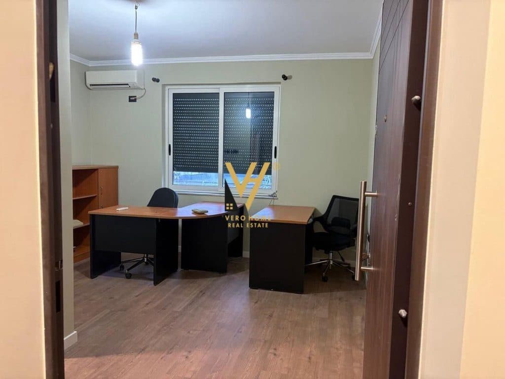 JEPET ZYRE 50 M2 ME QERA TE BLLOKU 600 EURO
