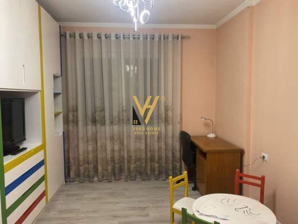 Jepet Apartament 2+1+2+ballkon me qera te Rruga Bedri Karapici 102 m2 3