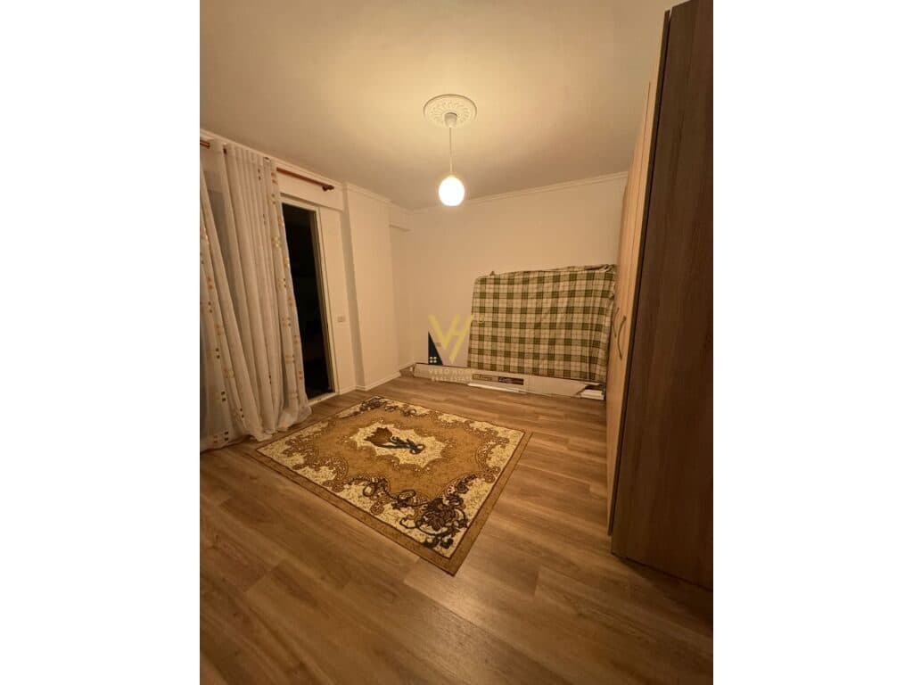 Shitet Garsoniere te Unaza e Re 40 m2 3