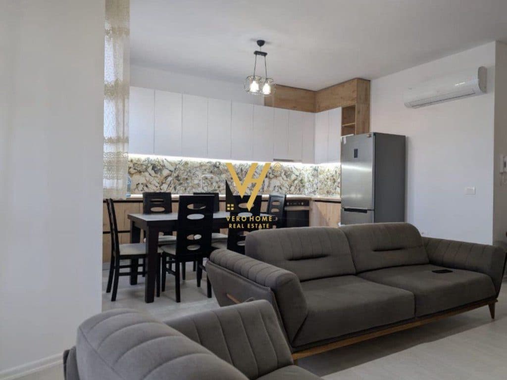 JEPET APARTAMENT 2+1+BLK ME QERA TE UNAZA E RE 700 EURO 3