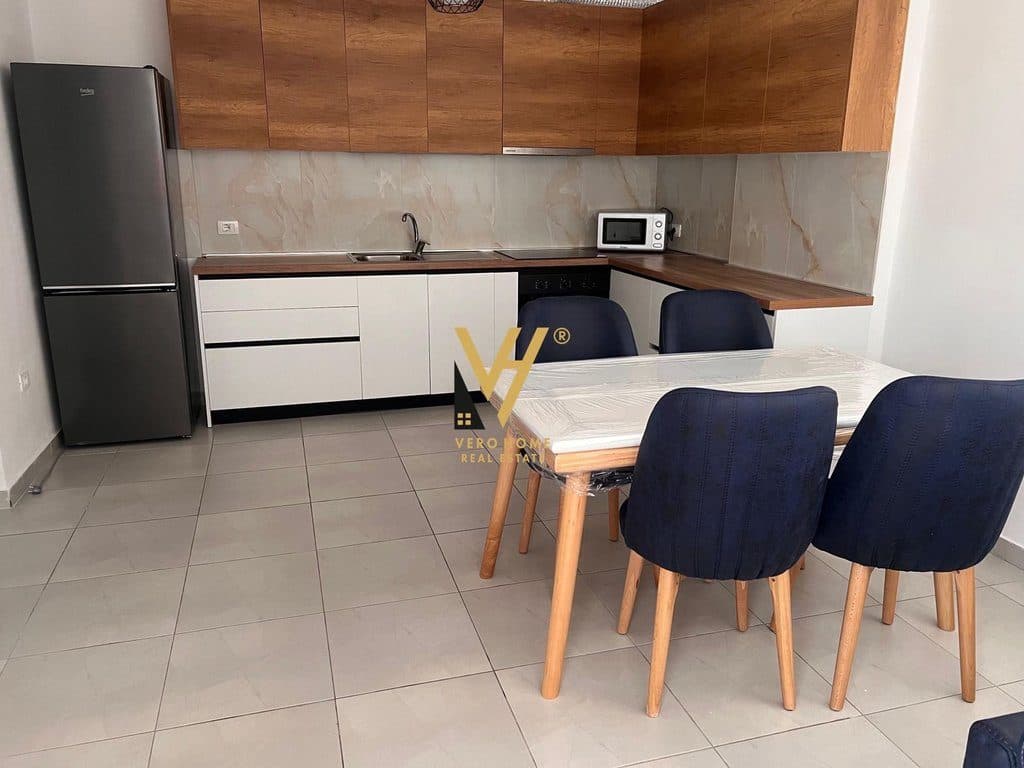 JEPET APARTAMENT 2+1+BLK ME QERA TE KODRA E DIELLIT 650 EURO 2