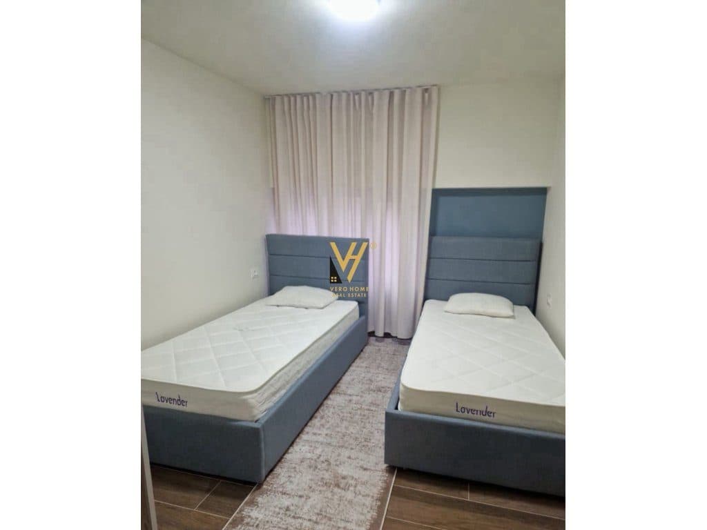 JEPET APARTAMENT 2+1 ME QERA TE STACIONI I TRENIT 70.000 LEKE 4