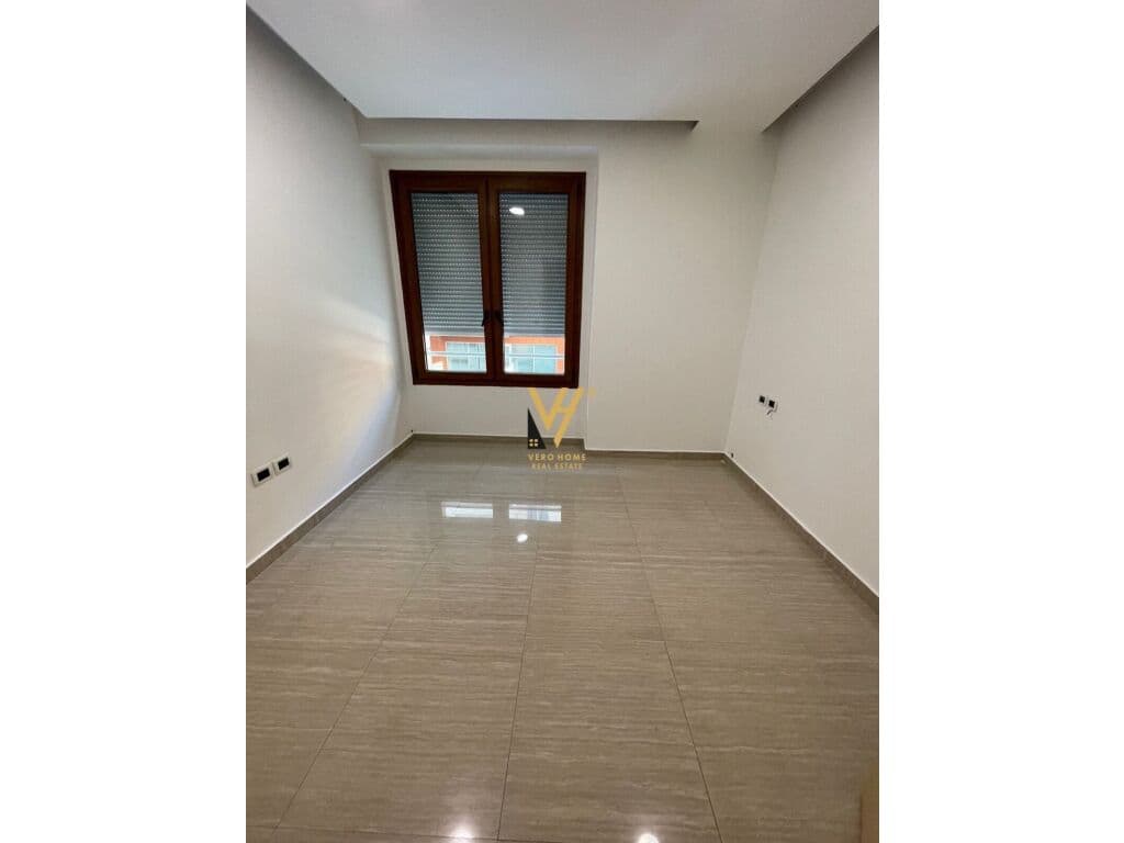 Jepet zyre me qera te Kompleksi Deliorgji 100 m2 4
