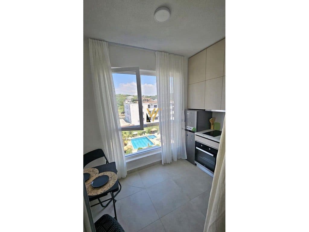SHITET GARSONIERE+BLK TE PISHAT E BUTA, GOLEM 65.000 EURO