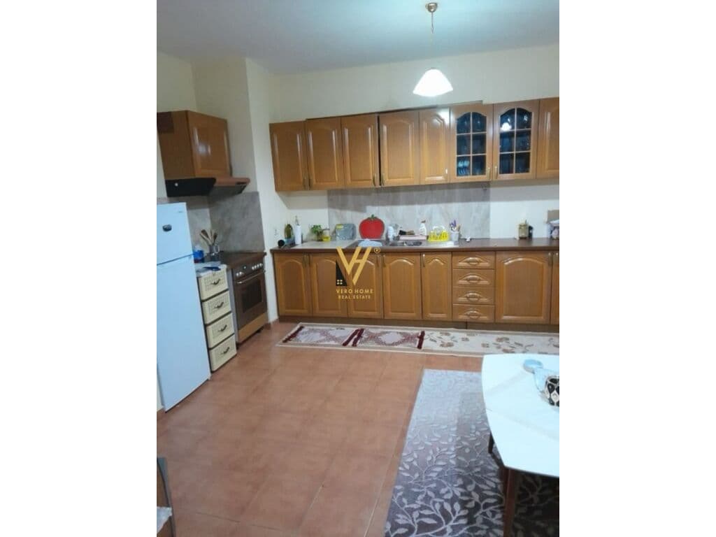 Shitet Apartament 1+1+ballkon te Unaza e Re 61 m2 4