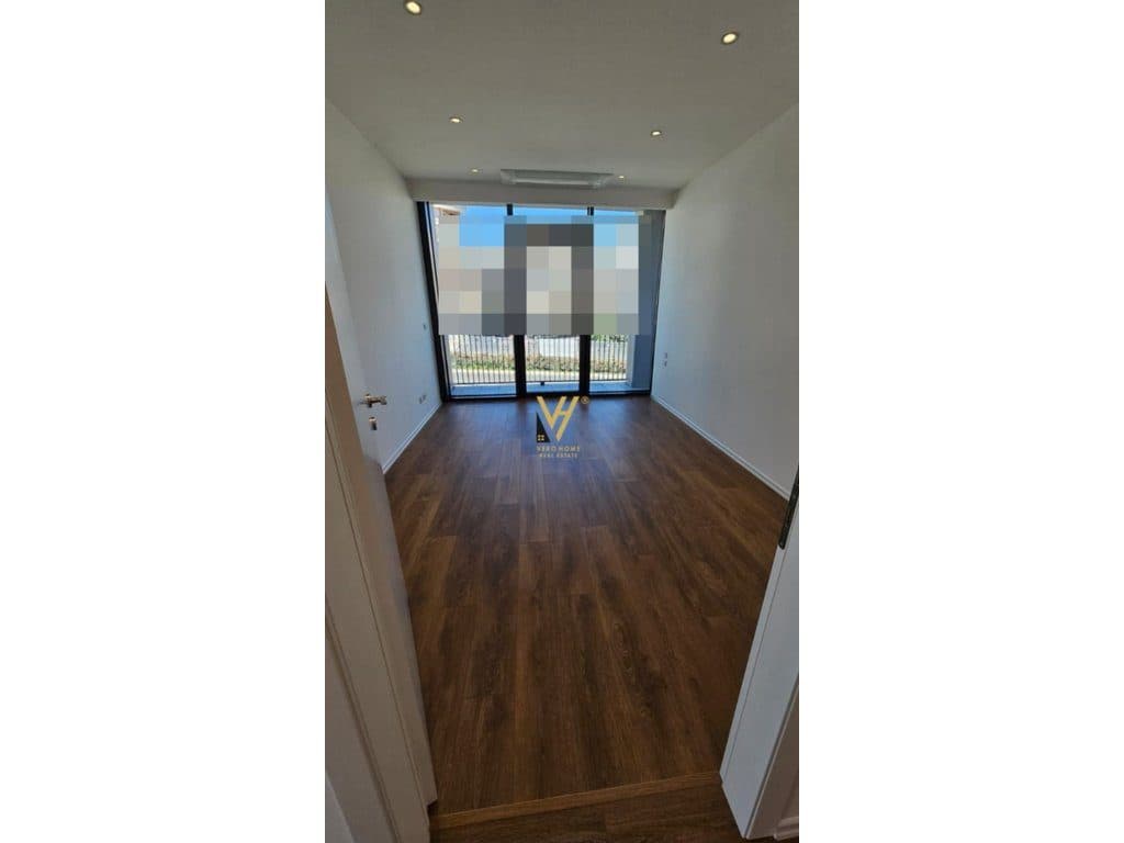 JEPET ZYRE 130 M2 ME QERA TE LAKEVIEW RESIDENCE 1.700 EURO 3
