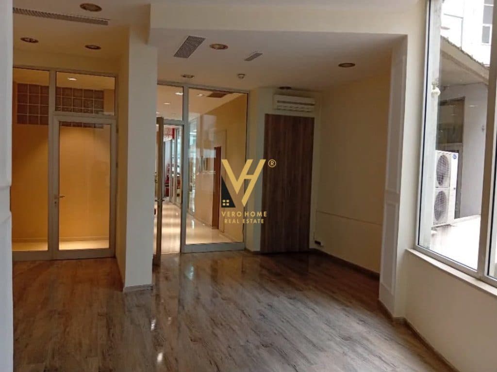 SHITET AMBIENT BIZNESI 34 M2 TE MYSLYM SHYRI 165.000 EURO 2