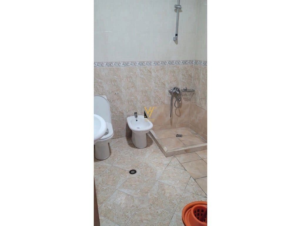 JEPET APARTAMENT 2+1+2+BLK ME QIRA NE QENDER 1.300 EURO 4