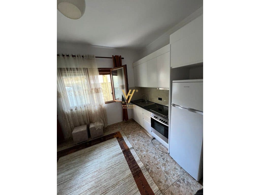 JEPET APARTAMENT 1+1+BLK ME QERA TE QYTET STUDENTI 40.000 LEKE 2