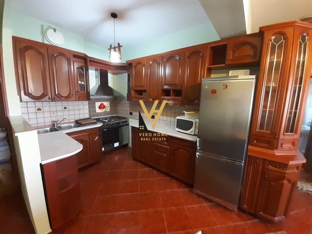 JEPET APARTAMENT 2+1 ME QERA TE RRUGA E KAVAJES 650 EURO 3