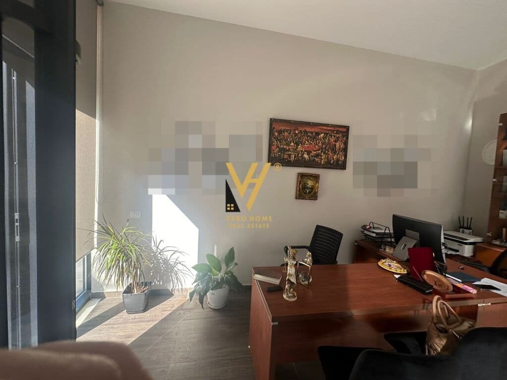 Jepet Zyre me qera te Rruga e Barrikadave 40 m2
