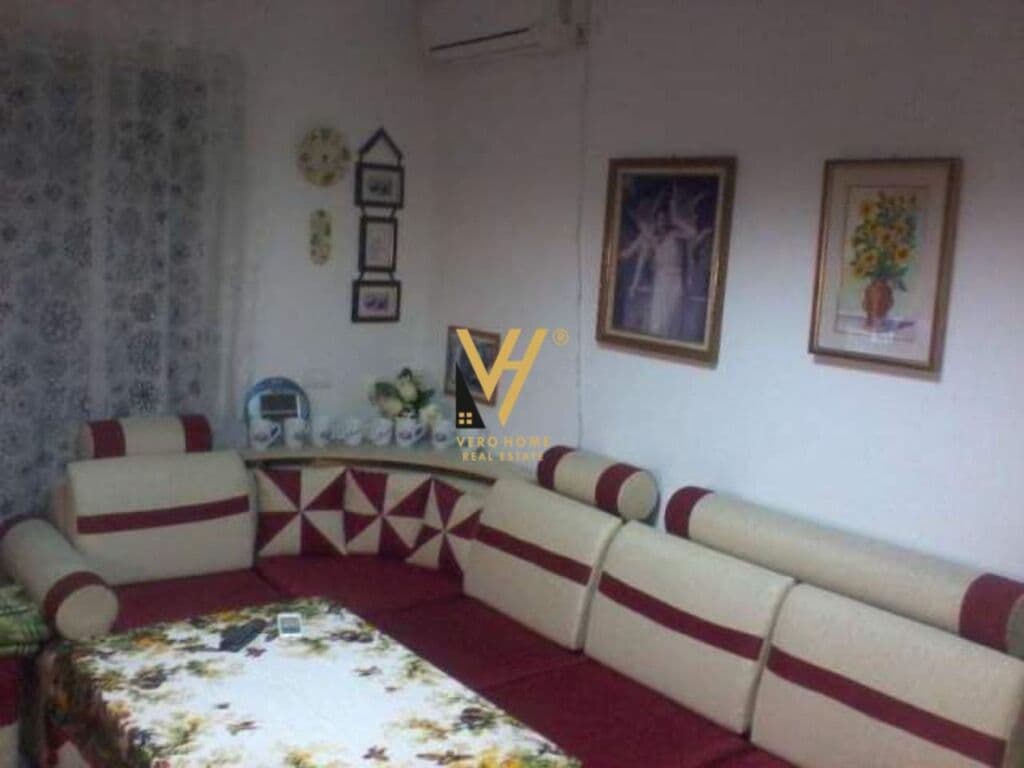 Shitet Apartament 2+1+ballkon ne Qender te Tiranes 75 m2 2