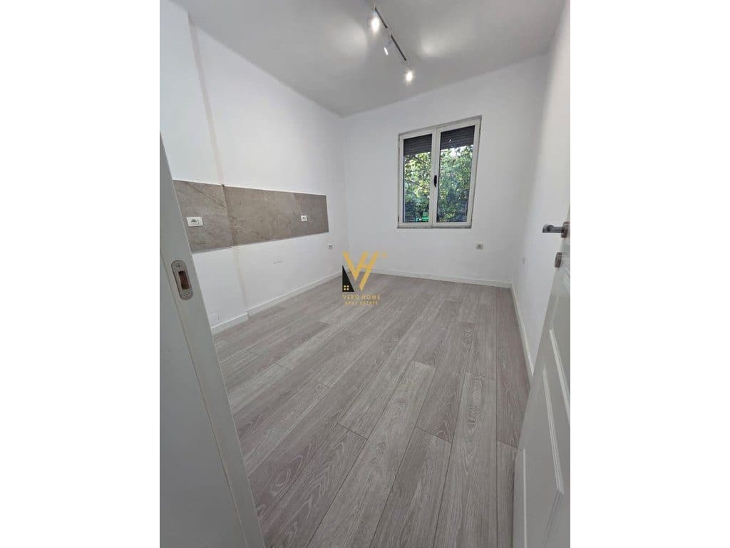 JEPET ZYRE 50 M2 ME QIRA TEK 21 DHJETORI 550 EURO 4