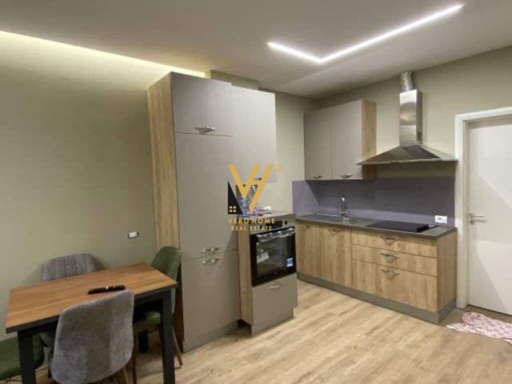 Jepet Apartament 1+1+ballkon me qera te Kompleksi Lorena , Shkoze 60 m2