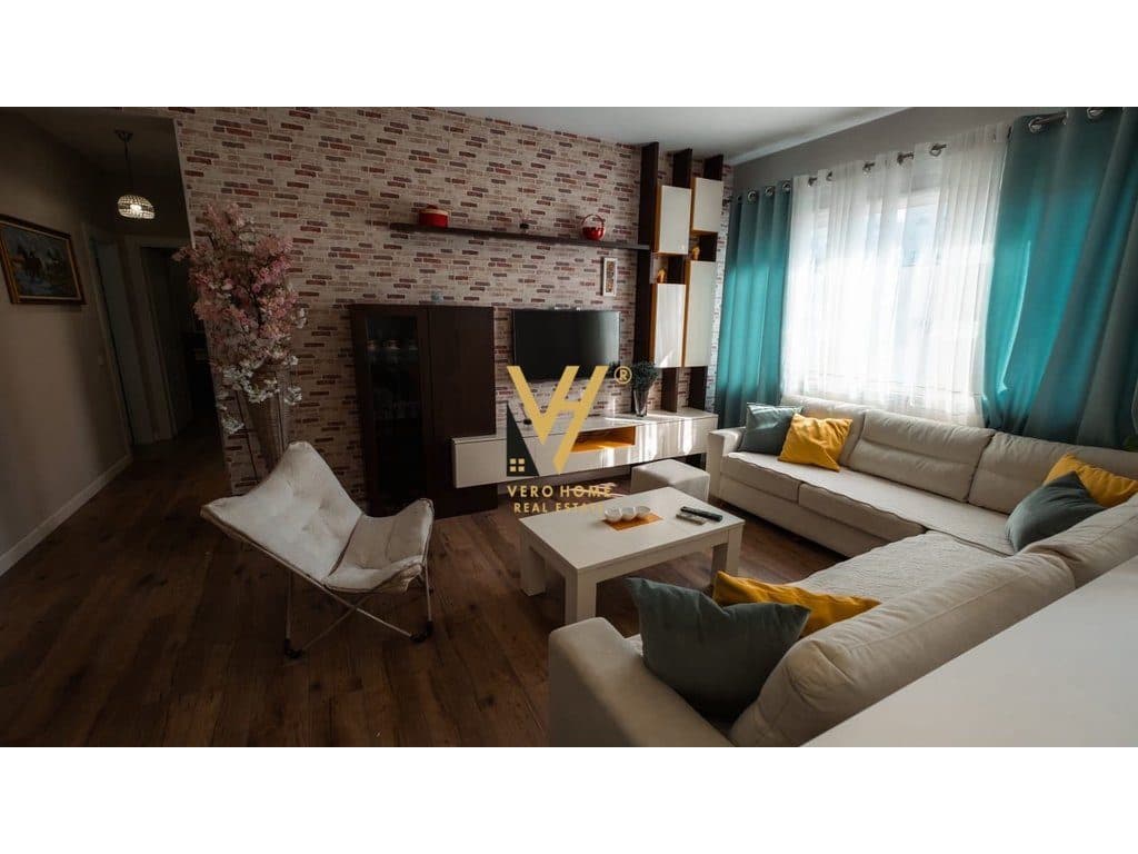 JEPET APARTAMENT 2+1+2+BLK ME QERA TE KOMUNA E PARISIT 1.000 EURO 2
