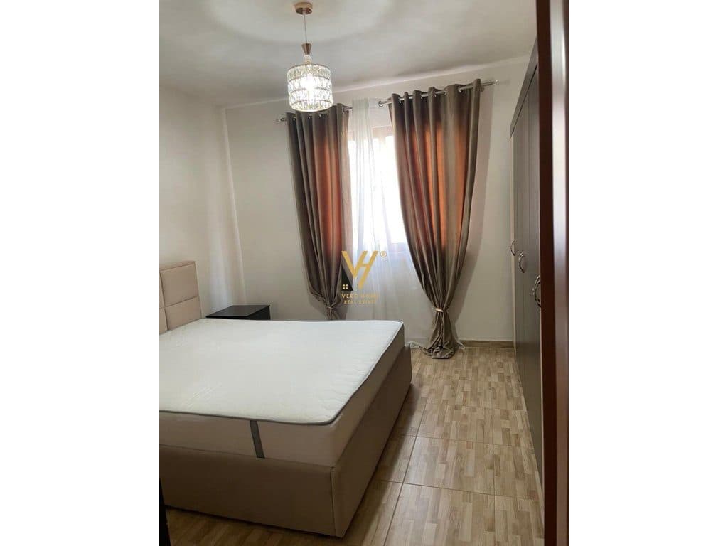 JEPET APARTAMENT 3+1+2+BLK ME QERA TE BLLOKU I VILAVE, SELITE 85.000 LEKE 3