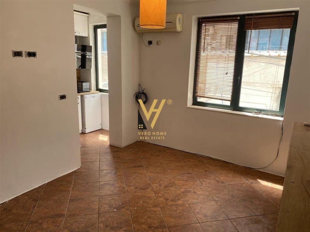 JEPET ZYRE 50 M2 ME QIRA TE BLLOKU 650 EURO