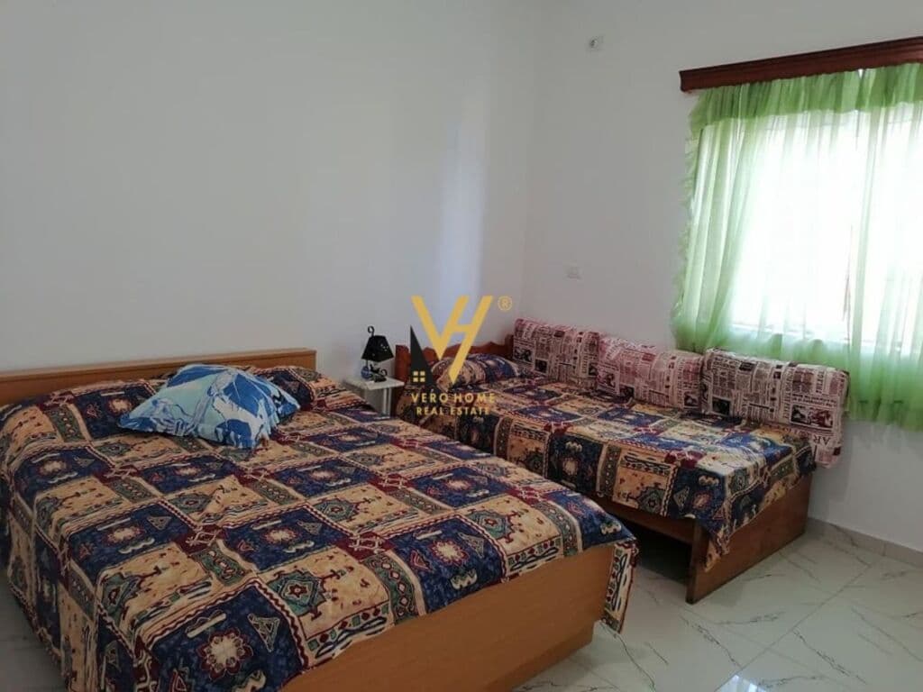 Shitet Vile dy kateshe dhe Truall ne Sarande 340 m2 4