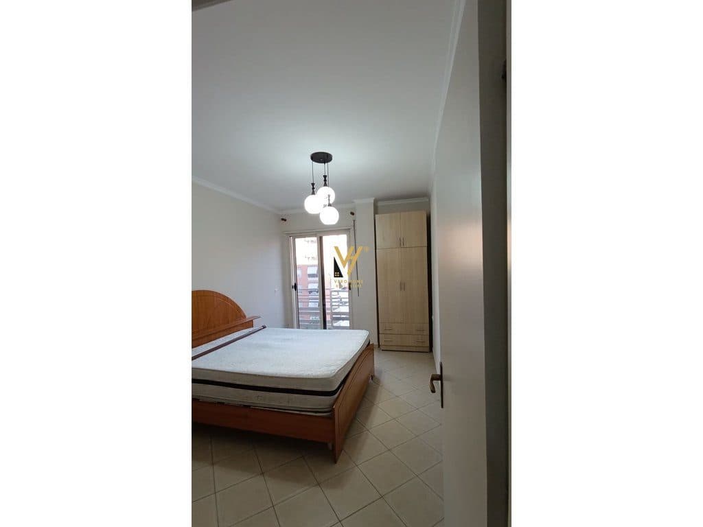 JEPET APARTAMENT 1+1+BLK ME QERA TE PALLATI ME SHIGJETA 50.000 LEKE 3