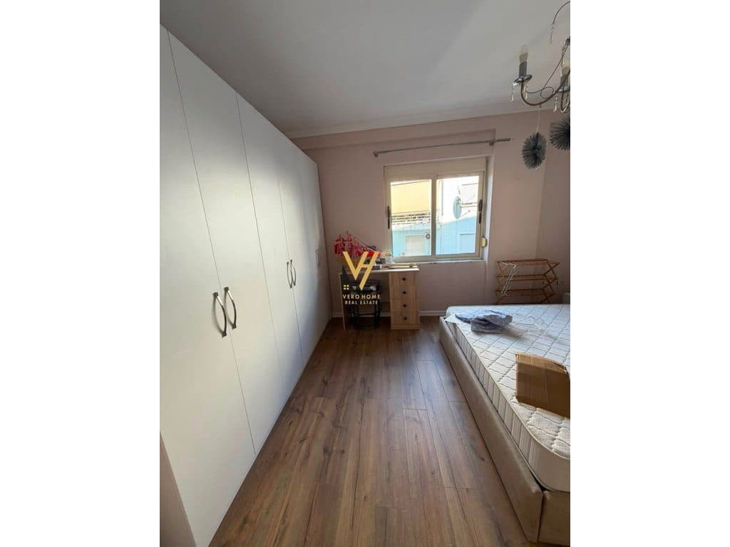 JEPET APARTAMENT 2+1+2+BLK ME QERA TE LIQENI THATE 1.000 EURO 4