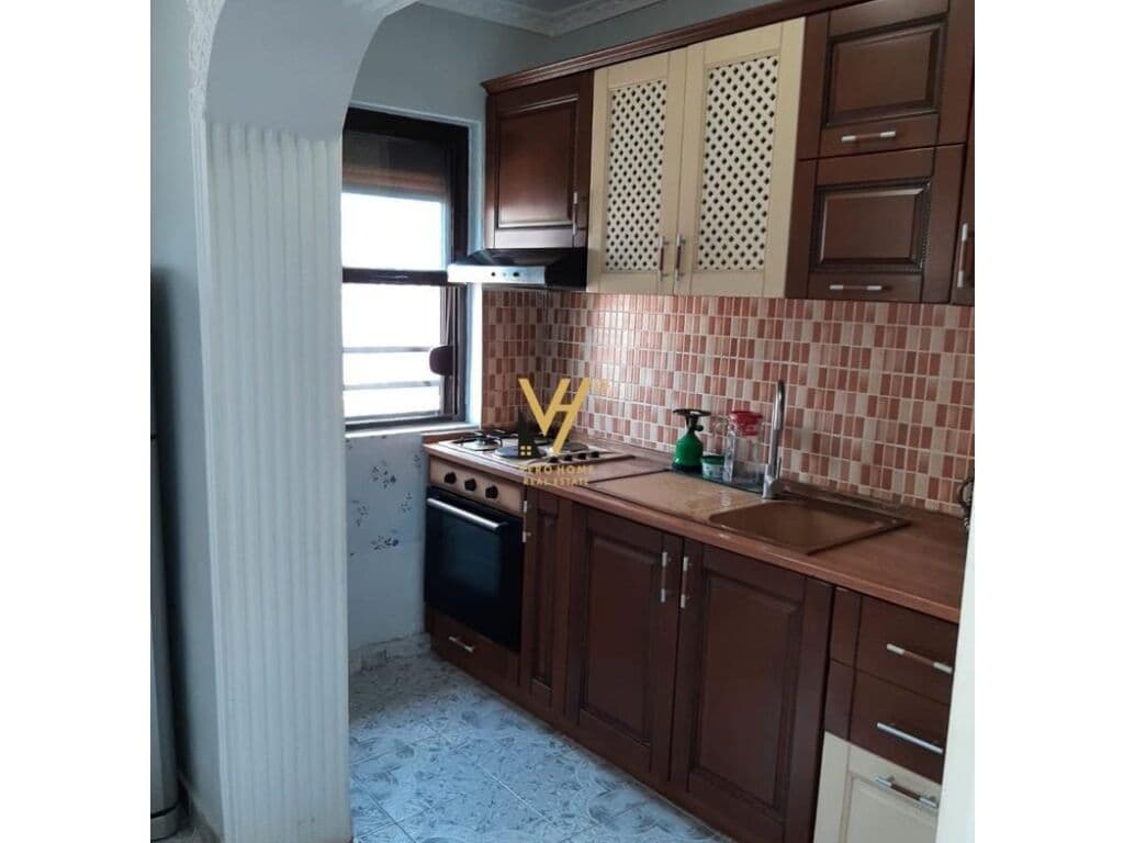 Shitet Apartament 1+1 te Materniteti i Ri 56 m2 2