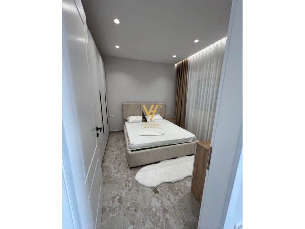 JEPET SHTEPI PRIVATE 2+1+OBORR ME QIRA NE SAUK 60.000 LEKE 3