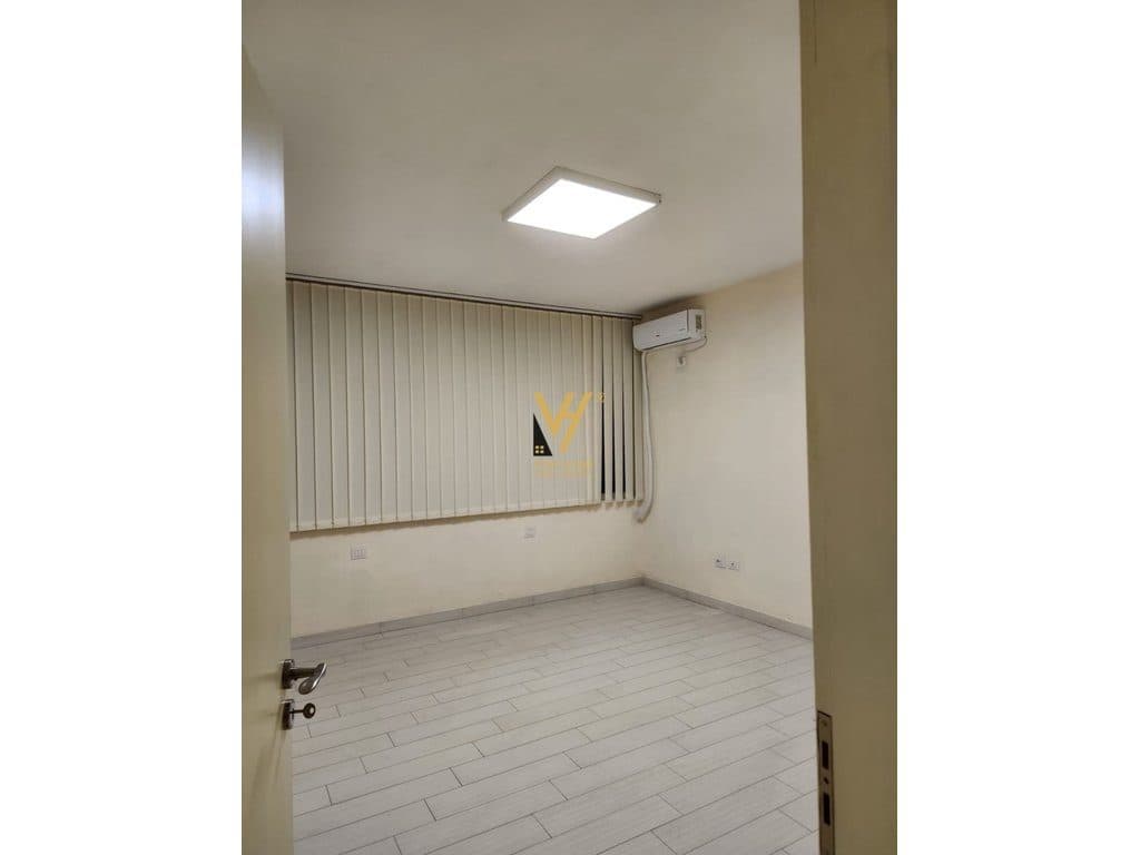 JEPET ZYRE 142 M2 ME QERA TE PAZARI I RI 120.000 LEKE 3