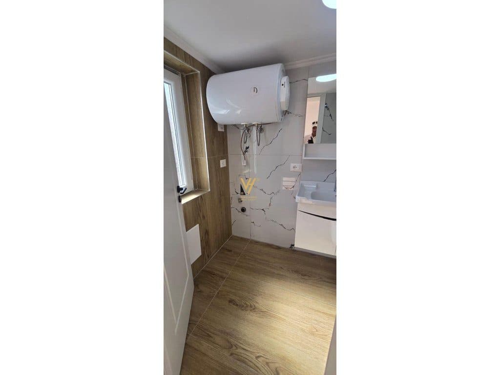 SHITET GARSONIERE 30M2 TE MYSLYM SHYRI 95.000 EURO 4