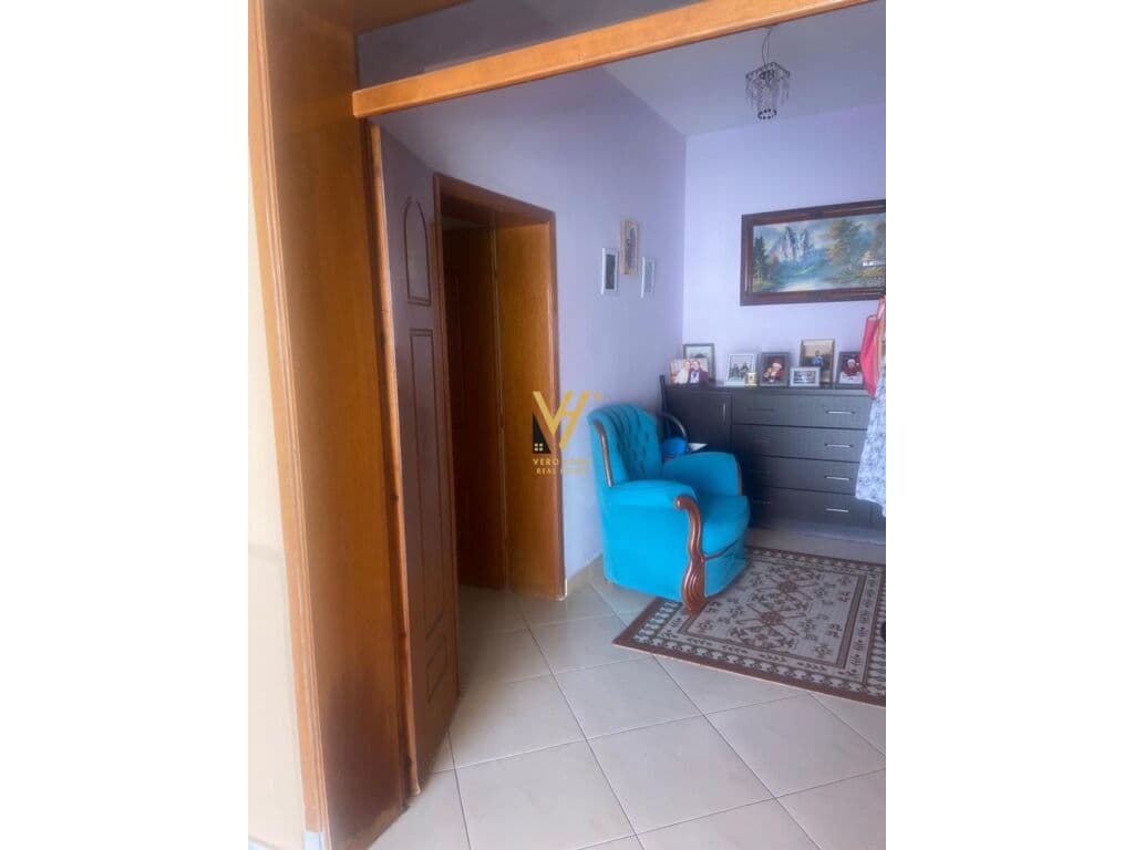 Shitet vile dy kateshe plus dy dyqane te Rruga Niko Avrami 248 m2 3