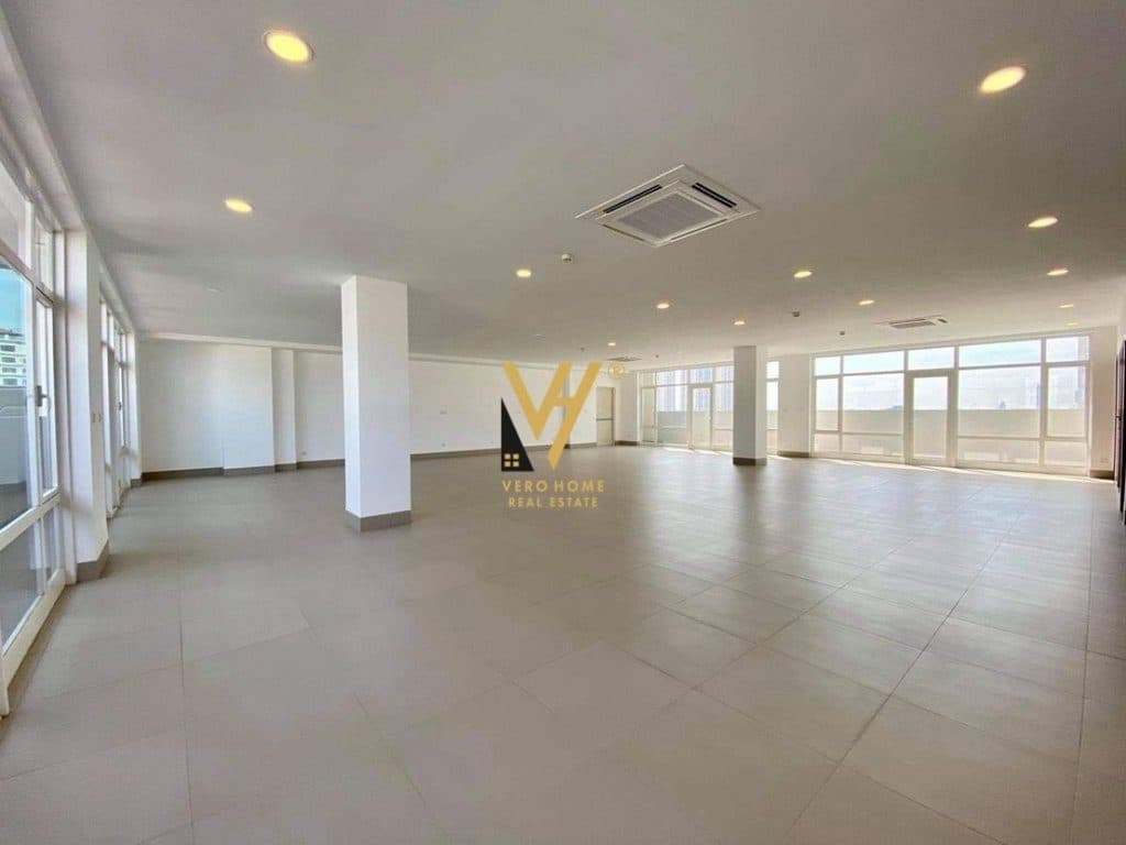 SHITET ZYRE 113M2 NE MYSLYM SHYR 678.000 EURO