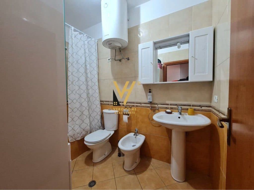 JEPET APARTAMENT 1+1 ME QERA NE QENDER 750 EURO 4
