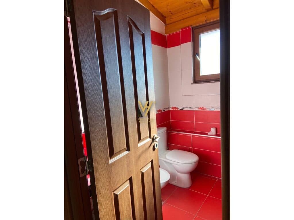 Jepet Apartament 2+1 me qera te Blloku 100 m2
