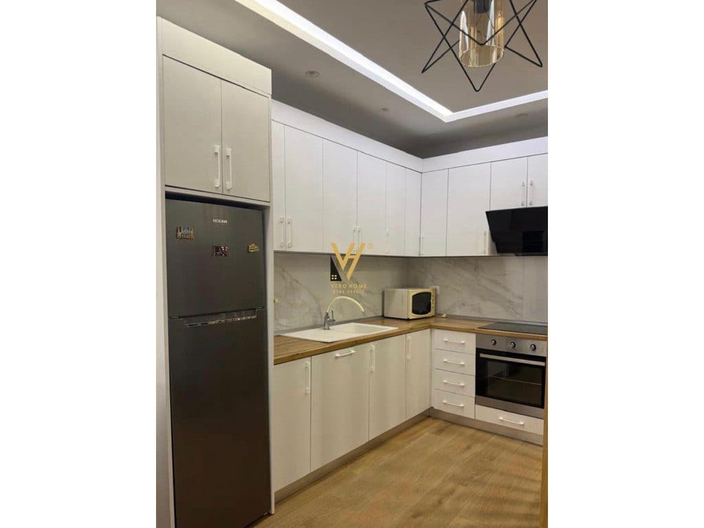 JEPET APARTAMENT 2+1+2+2BLK ME QERA TE RRUGA E KAVAJES 65.000 LEKE 2