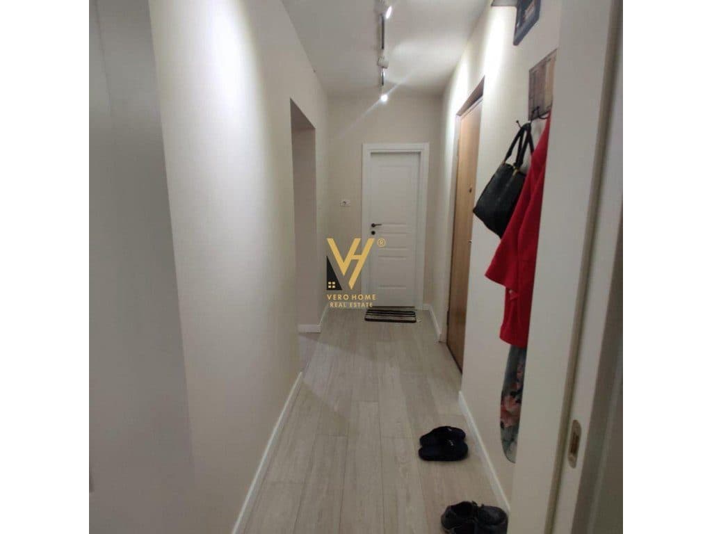 JEPET ZYRE 112M2 ME QERA TE RRUGA E KAVAJES 800 EURO 2