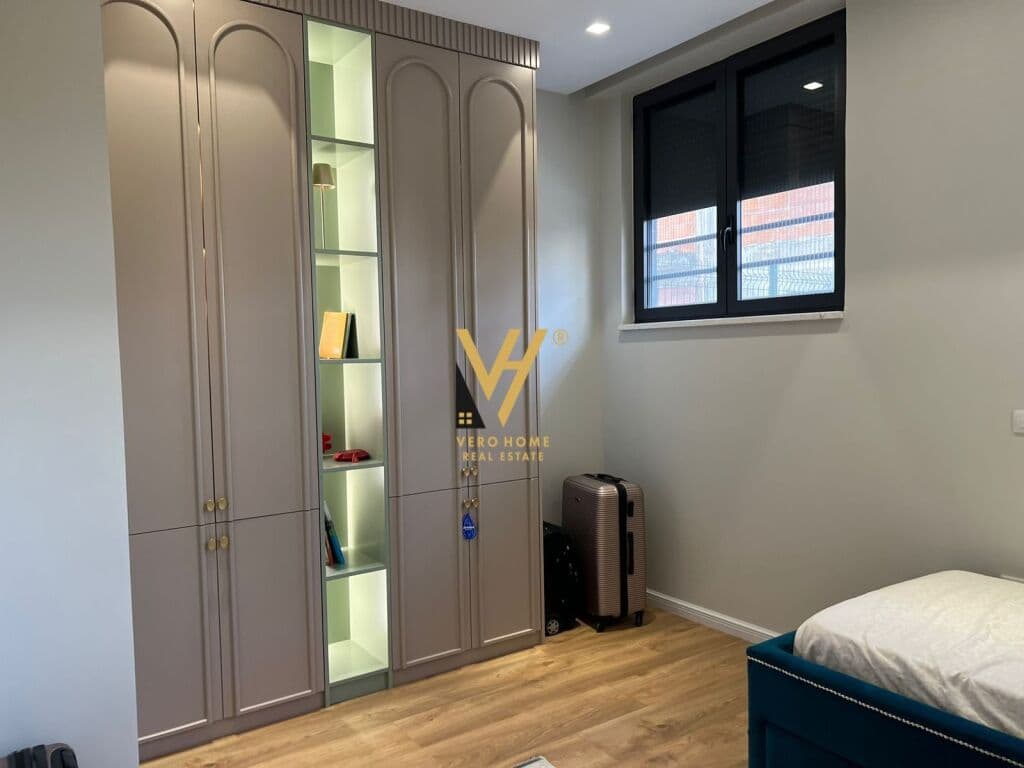 Jepet Apartament 3+1+post parkimi me qera te Kodra e Diellit 115 m2 4