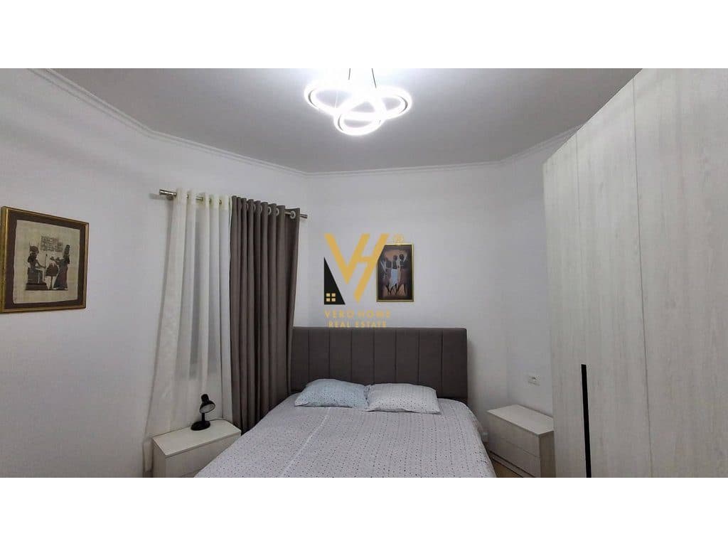JEPET APARTAMENT 1+1 ME QERA TE RRUGA E BARRIKADAVE 65.000 LEKE 4