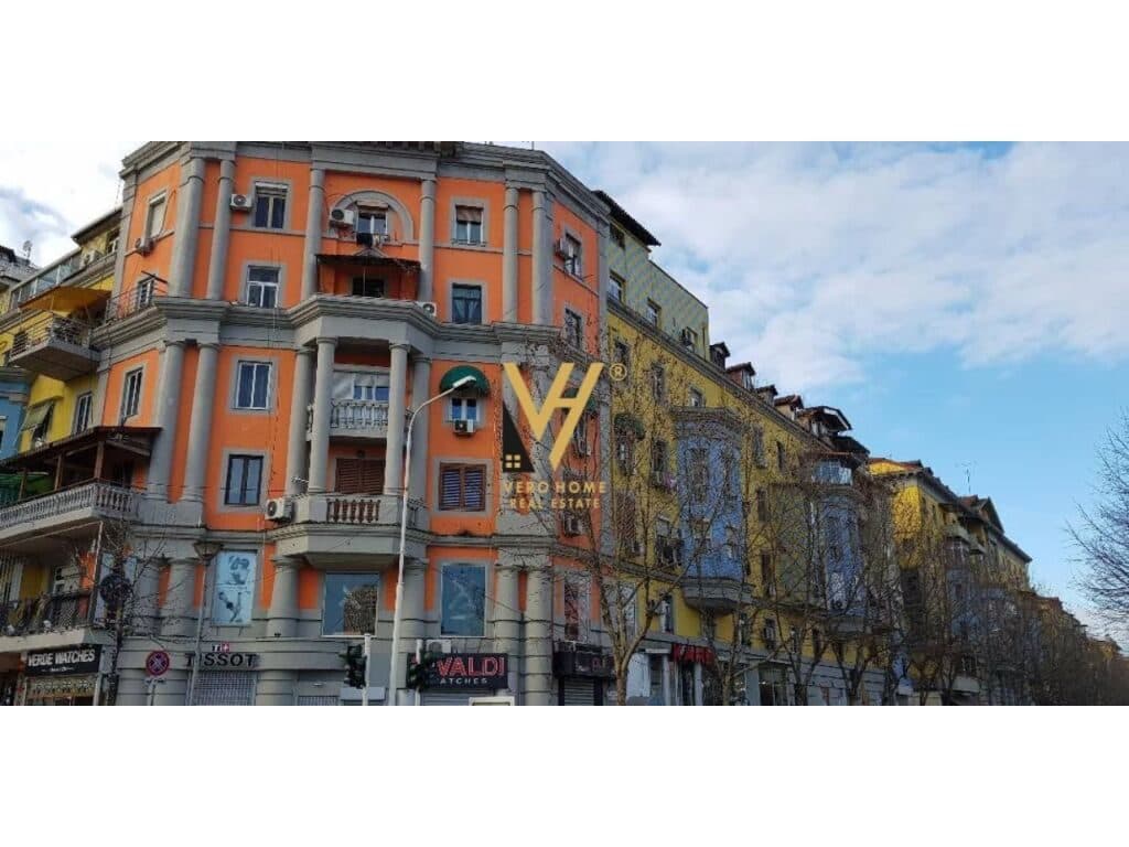 Shitet Ambient Biznesi te Pallatet Agimi 105 m2