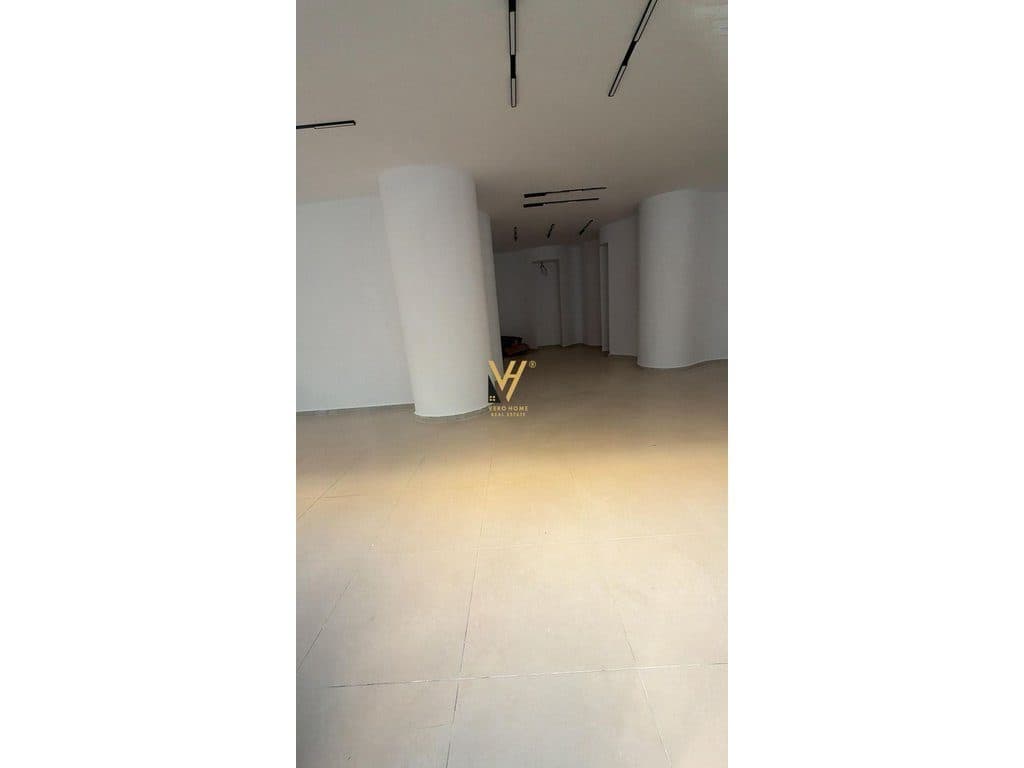 JEPET AMBIENT BIZNESI 124 M2 ME QERA TE ISH EKSPOZITA 2.500 EURO 1