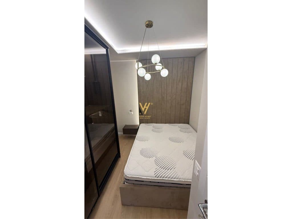 JEPET APARTAMENT 1+1+BLK ME QERA TEK MARTENITETI I RI 50.000 LEKE 4