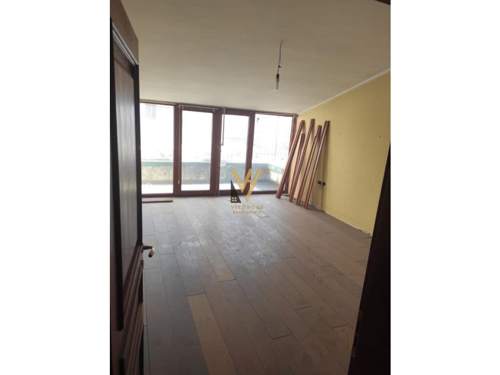 Shitet apartament 4+1+2 te Kodra e Diellit 268 m2 4