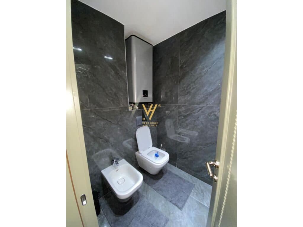 Jepet Apartament 3+1+2ballkon me qera te Komuna e Parisit 250 m2 4