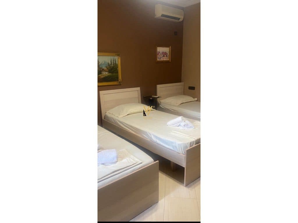 JEPET APARTAMENT 1+1 ME QIRA TE RRUGA E DIBRES 50.000 LEKE 3
