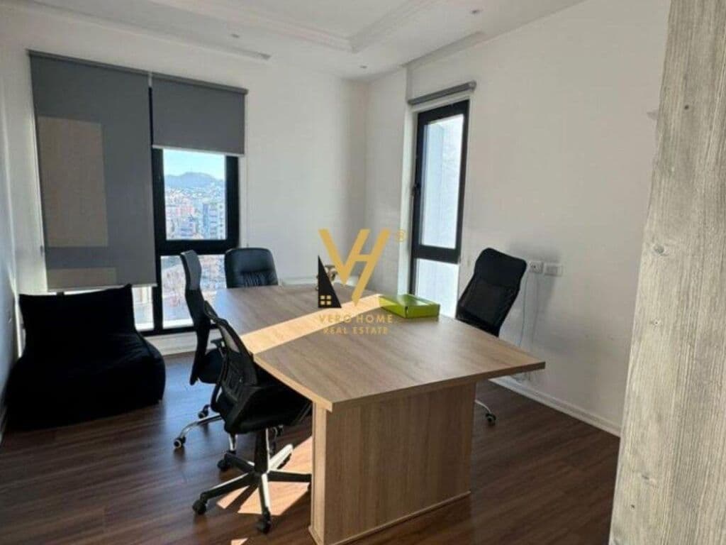 Jepet Zyre me qera te Kompleksi Square 21 , Rruga e Kavajes 140 m2 2
