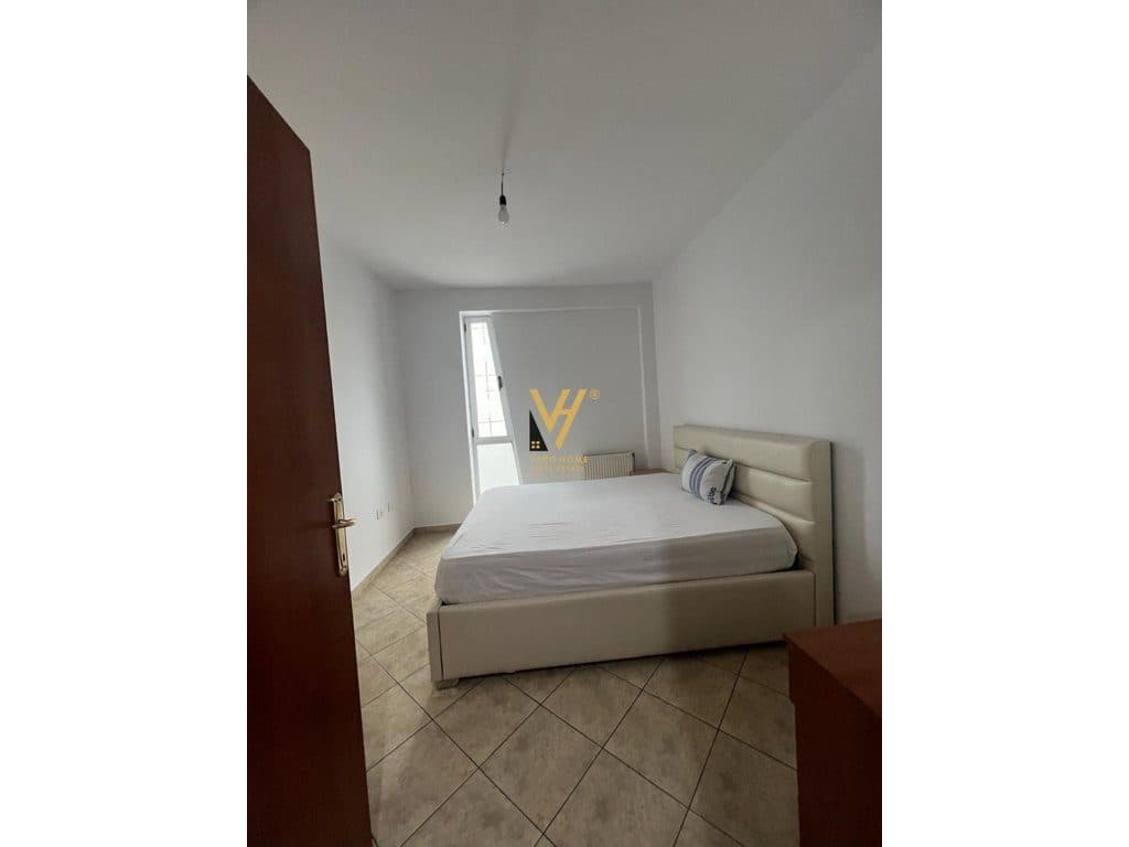 JEPET APARTAMENT 1+1+BLK ME QERA TE KOMUNA E PARISIT 55.000 LEKE 3