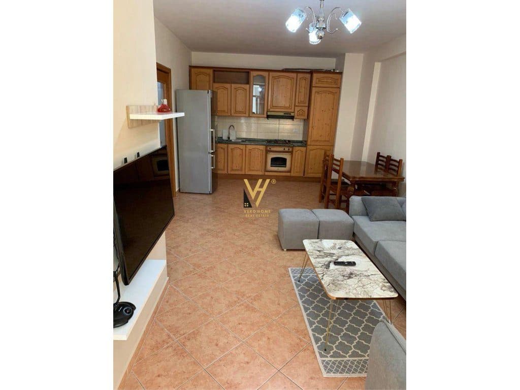 JEPET APARTAMENT 2+1+BLK ME QIRA TE KOMUNA E PARISIT 70.000 LEKE 2