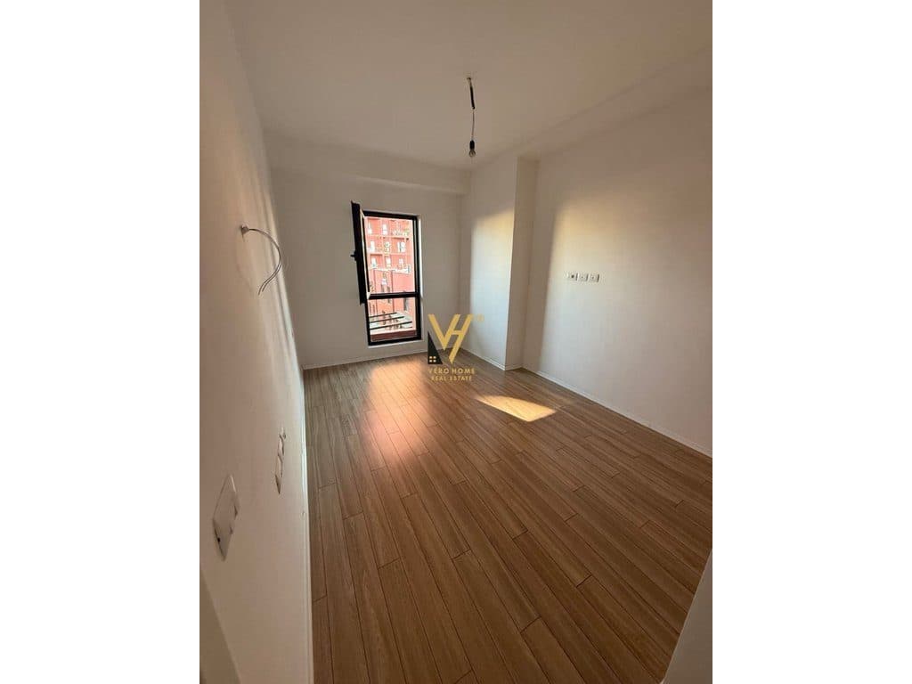 JEPET ZYRE 114 M2 ME QERA TE GARDEN BUILDING 1.200 EURO 3