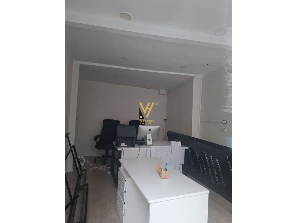 JEPET DYQAN 25 M2 ME QERA TE KOMUNA PARISIT 70.000 LEKE
