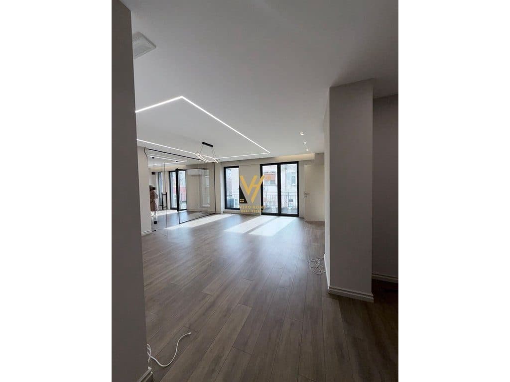 JEPET AMBIENT BIZNESI 185 M2 ME QIRA PRANE GARDEN BUILDING, RR.KAVAJES 2.500 EURO 2