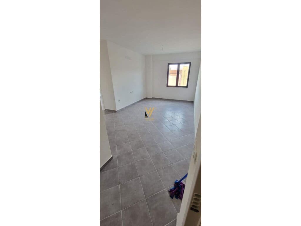 Jepet Apartament 2+1+2+ballkon me qera te Stacioni i Trenit 92 m2 4
